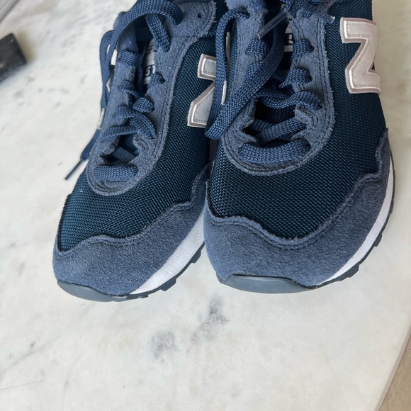 New Balance - Picture 3 of 5